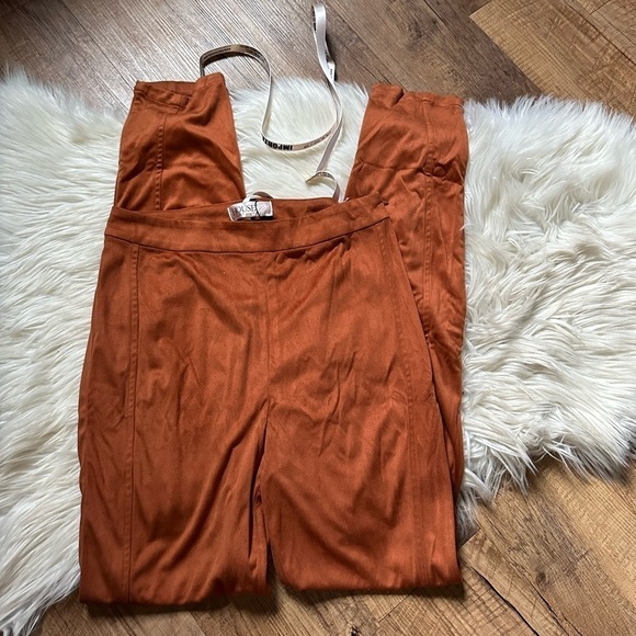 HOUSE OF CB Sazan Tan Stretch Suedette Leggings - Picture 2 of 3